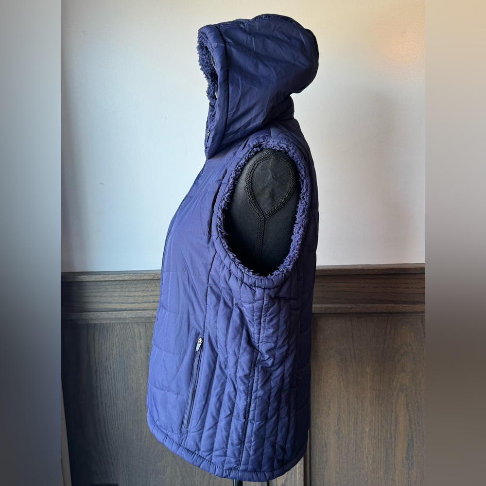 26 International navy Teddy Sherpa lined hooded vest - Picture 2 of 7